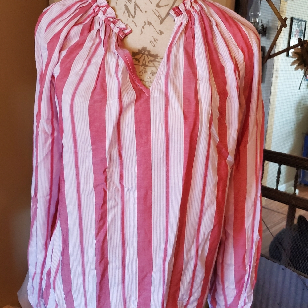 GAP summer boho top. Lightweight & flowy. MED